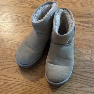 UGG Women's Winter Boots in Light Tan